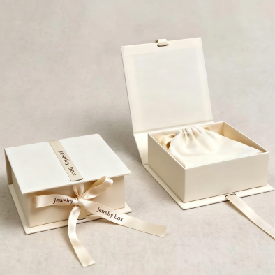 Ohrringbox aus Pappe