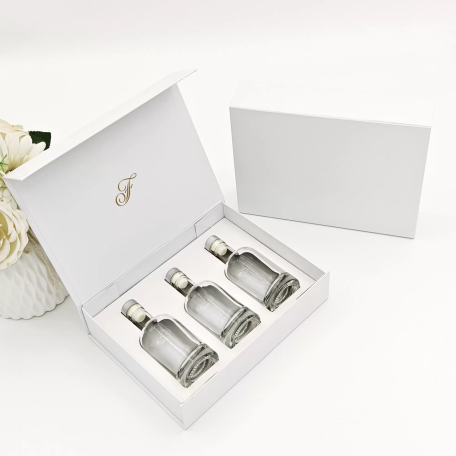 starre Boxen mit Magnetverschluss