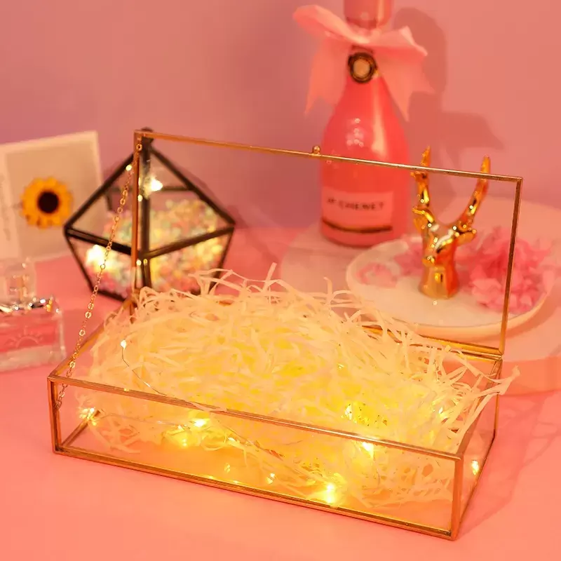 geschreddertes Bastpapier geschreddertes Bastpapier