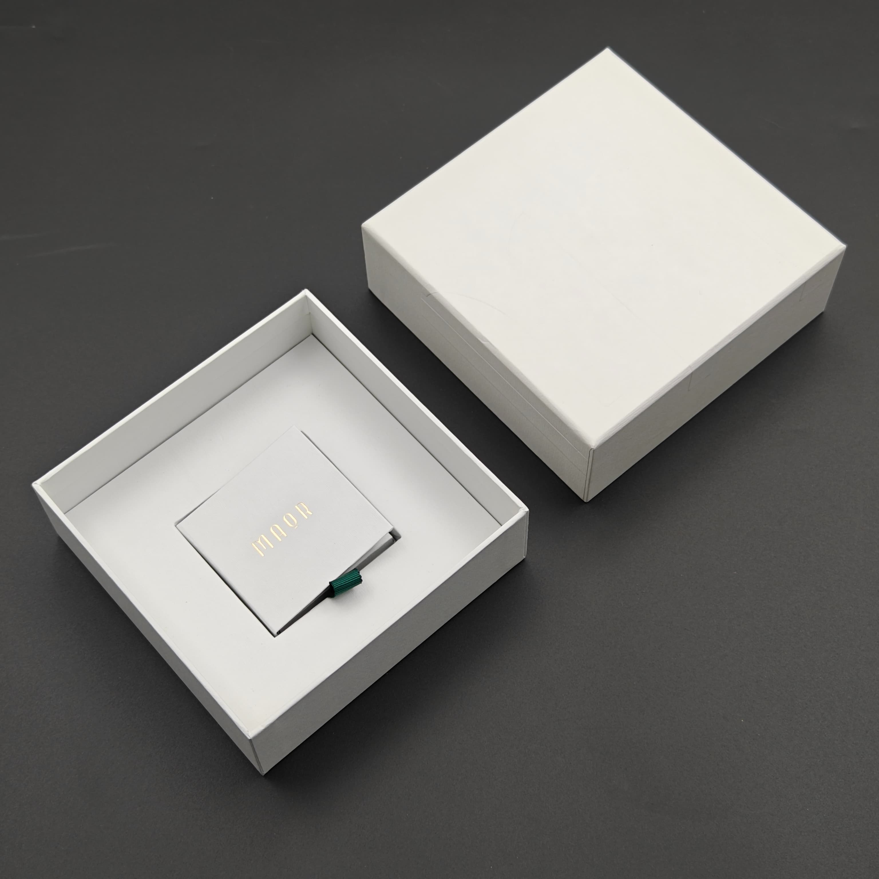  zweiteilige stabile Box 