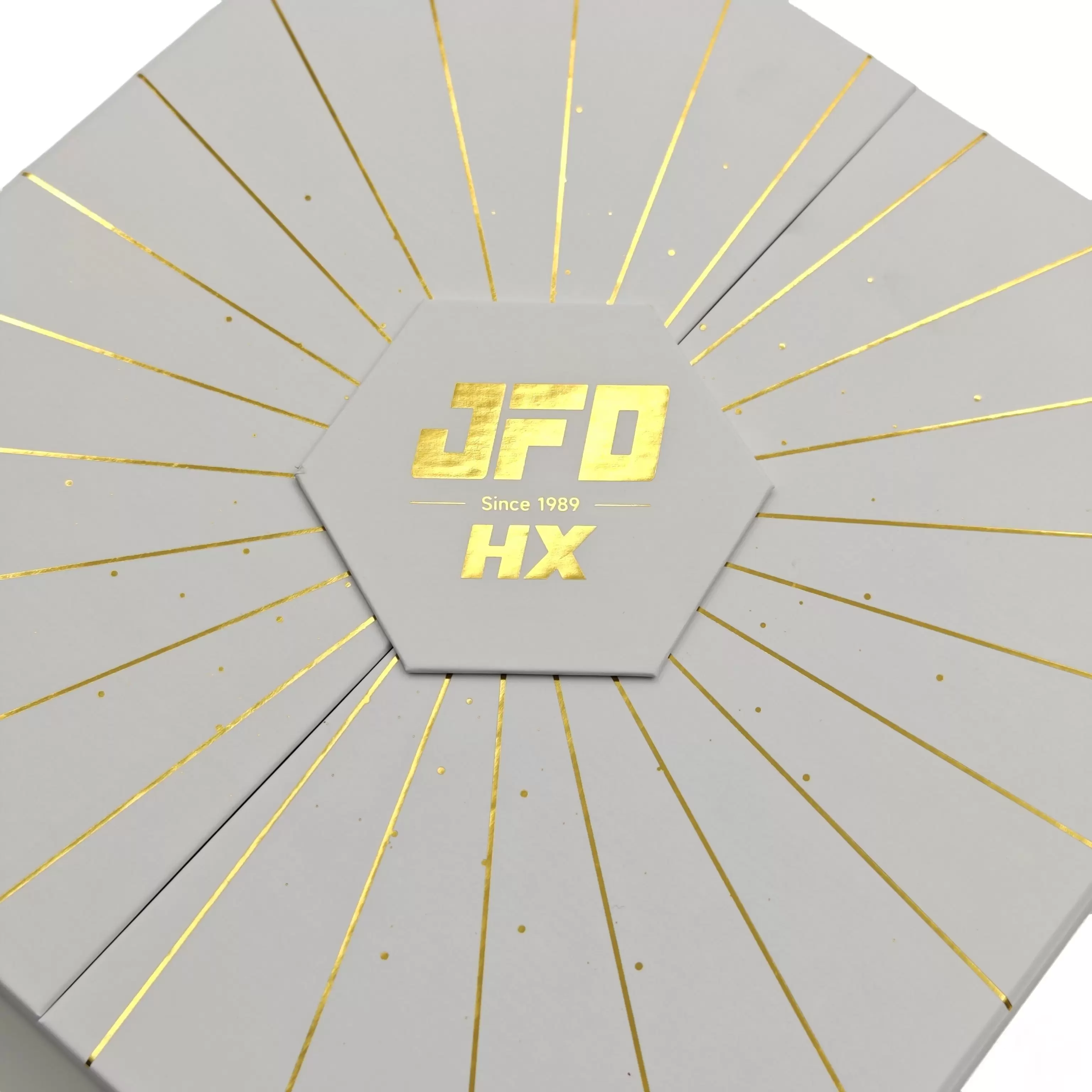  Box mit Magnetdeckel